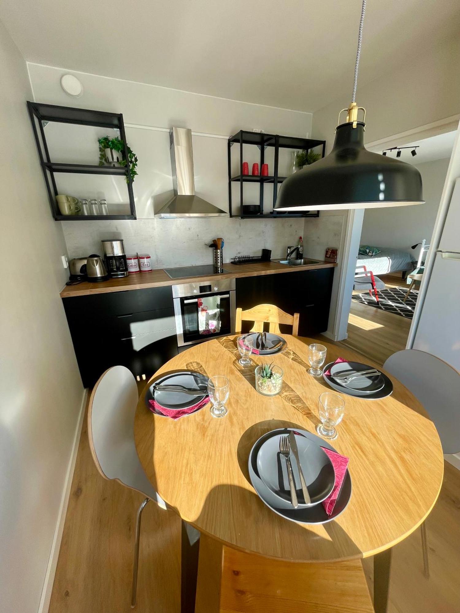 Kiva Majoitus 1-4Hloe, 500M Keskustaan, Parkkipaikka Apartment เอาลู ภายนอก รูปภาพ
