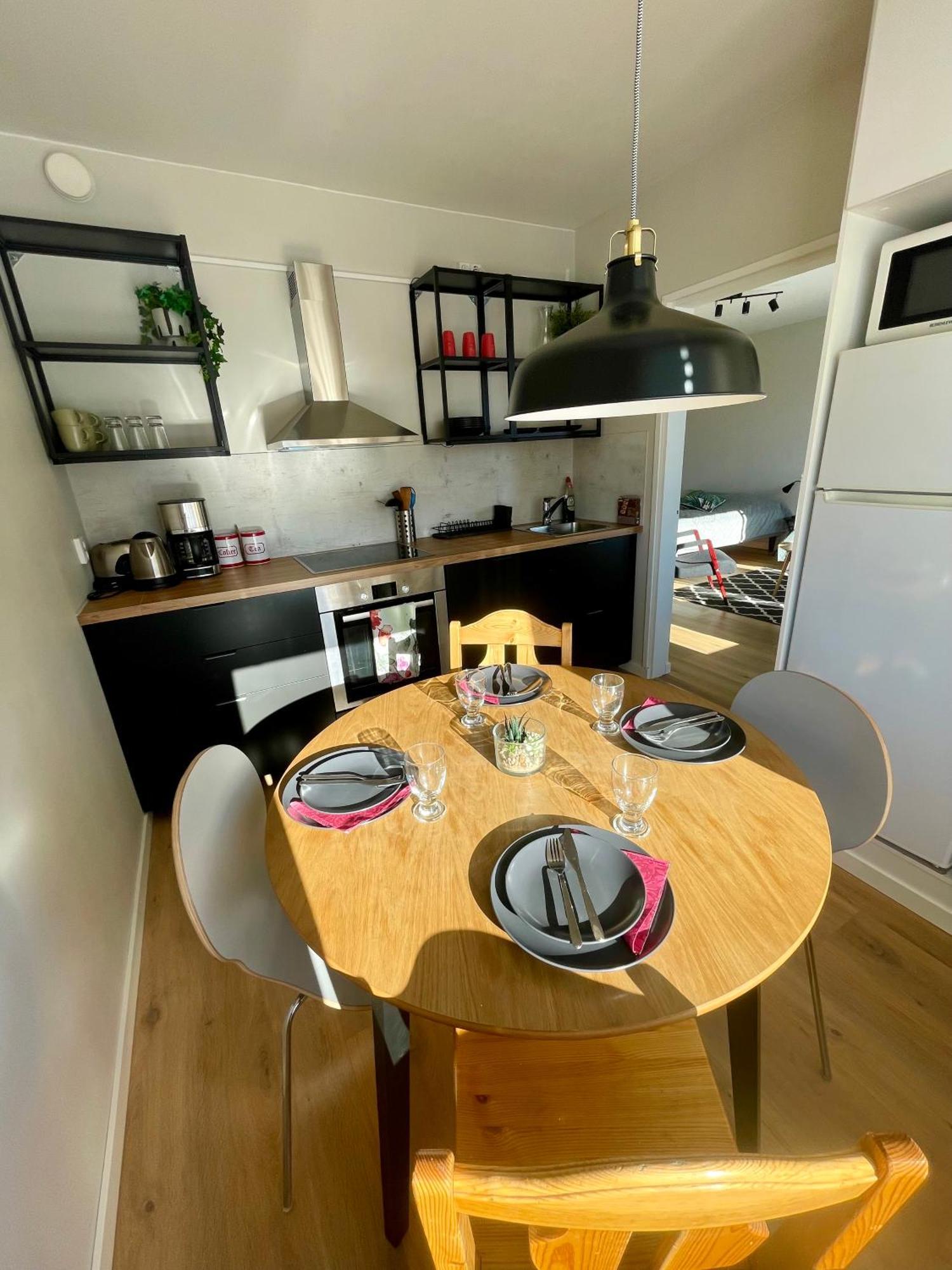 Kiva Majoitus 1-4Hloe, 500M Keskustaan, Parkkipaikka Apartment เอาลู ภายนอก รูปภาพ