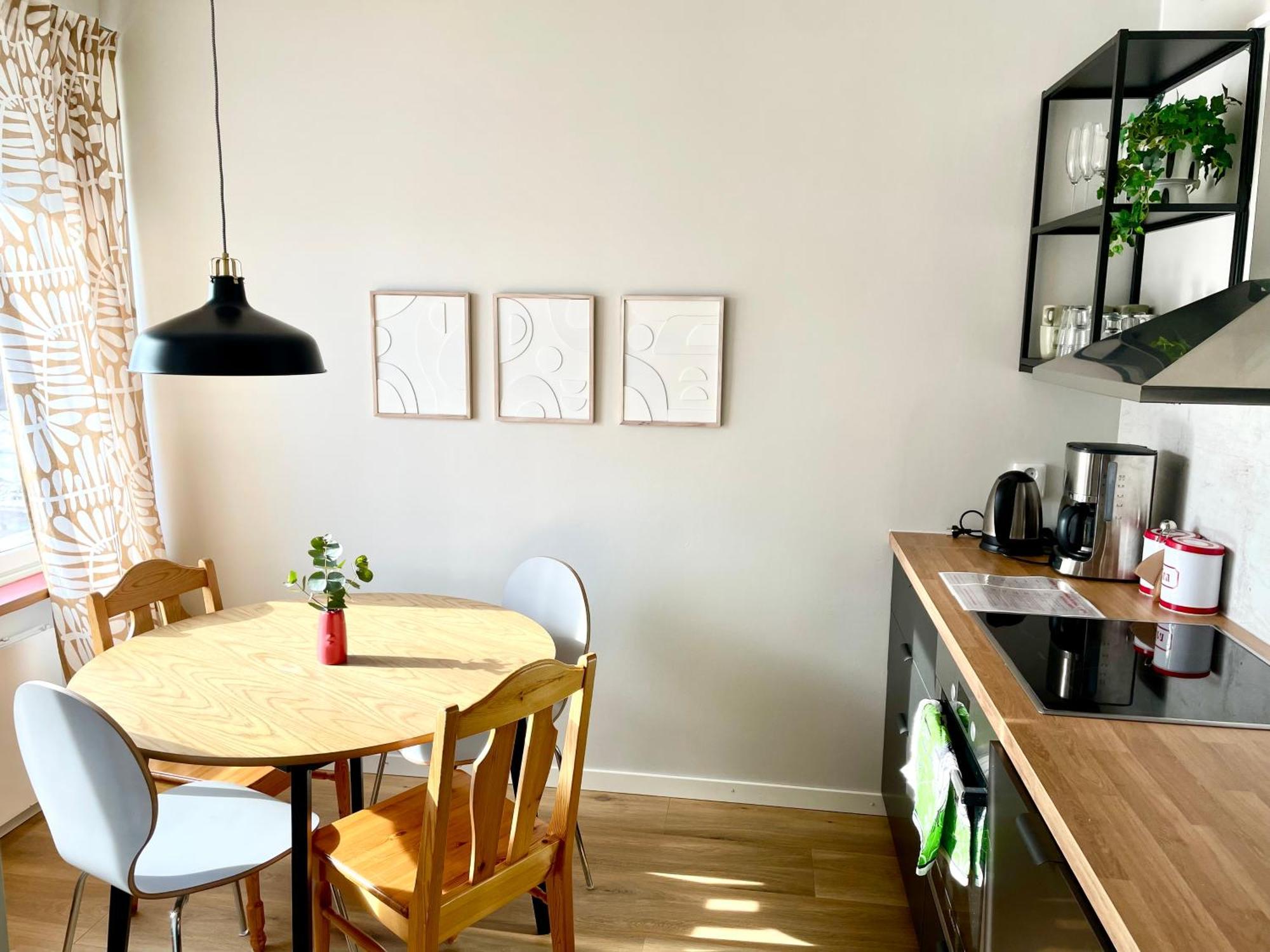 Kiva Majoitus 1-4Hloe, 500M Keskustaan, Parkkipaikka Apartment เอาลู ภายนอก รูปภาพ