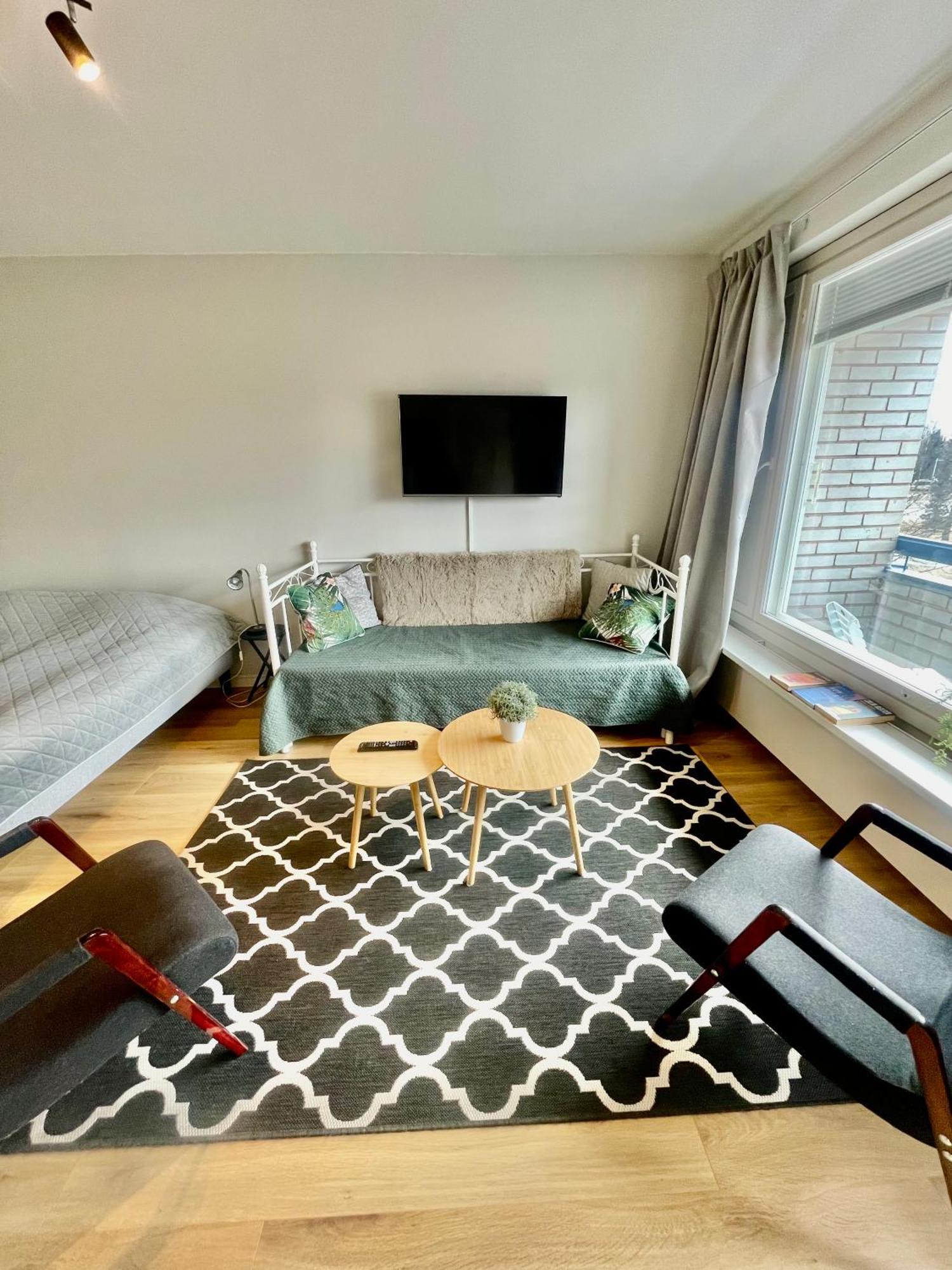 Kiva Majoitus 1-4Hloe, 500M Keskustaan, Parkkipaikka Apartment เอาลู ภายนอก รูปภาพ